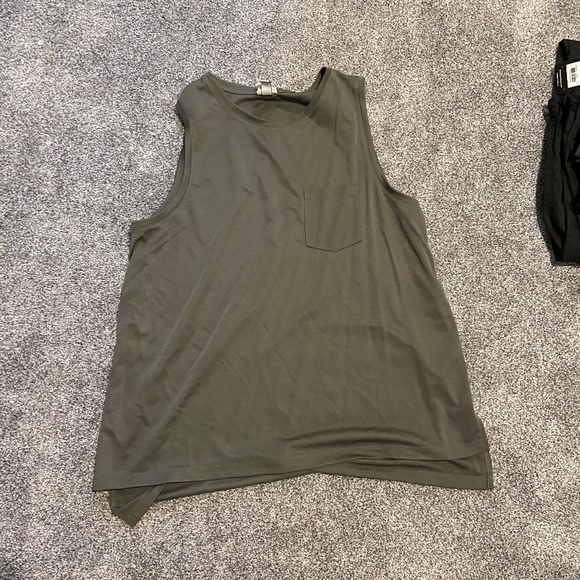 Tank top - Picture 1 of 3